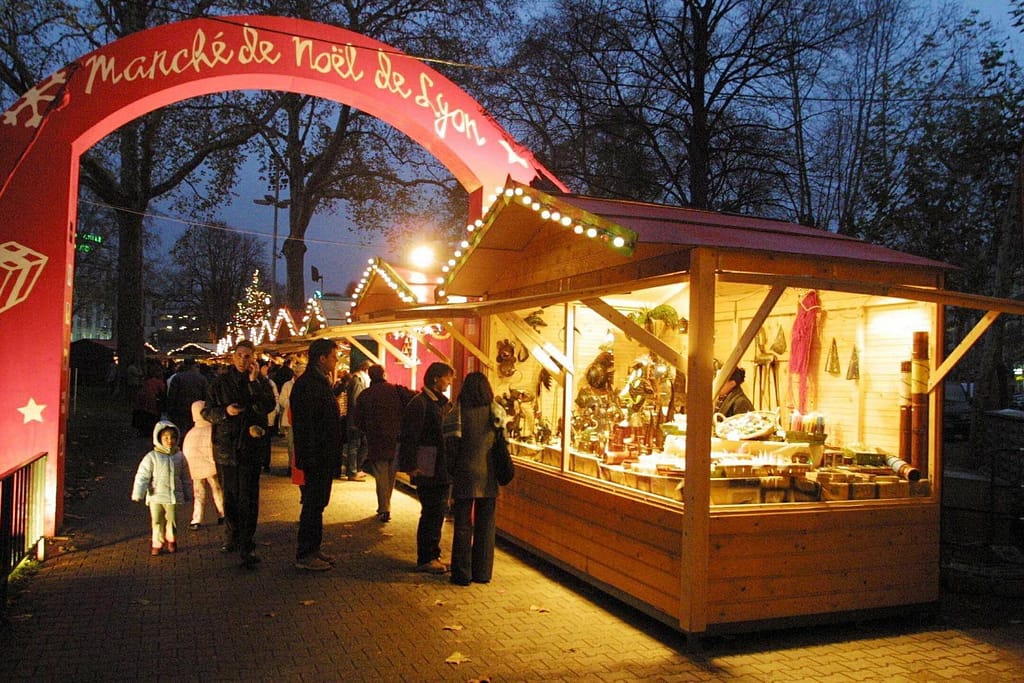 🎅 Que faire à Lyon pendant les vacances de Noël ? Le guide des 15 meilleures activités 2025 2 marché de Noël de Lyon