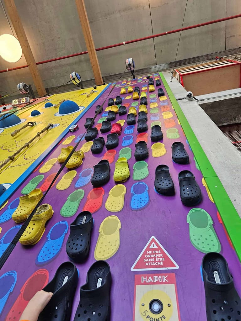 Sortir à Lyon en famille : L'aventure verticale chez Hapik Part-Dieu 3 Sortir à Lyon en famille : salle d'escalade Hapik